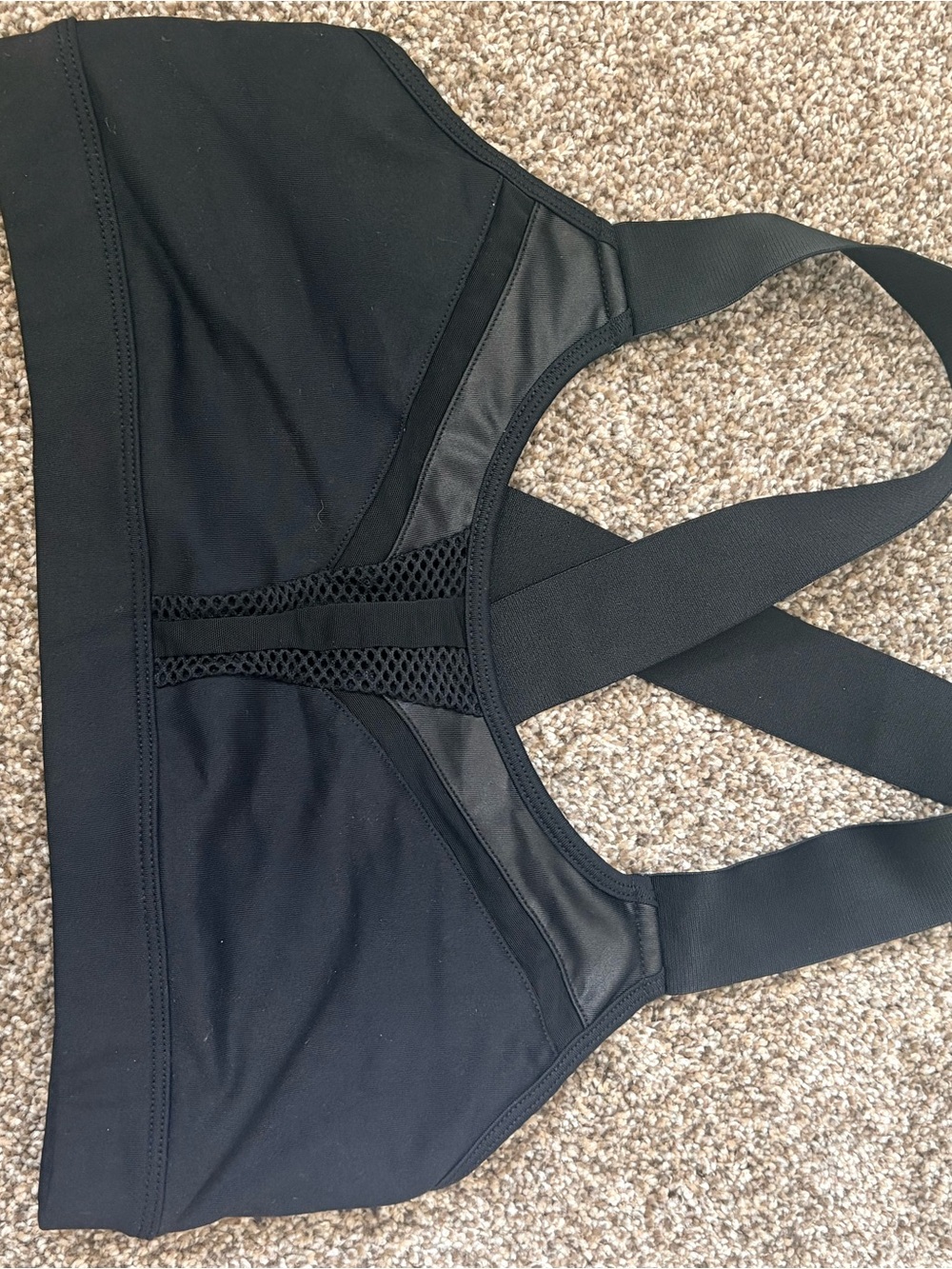 ALO Yoga Black Cross-Back Sports Bra - Picture 4 of 7
